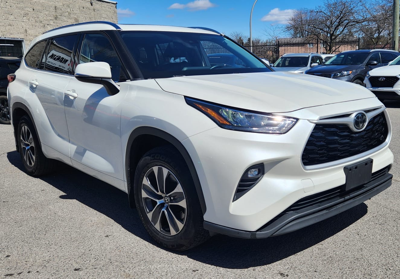 Toyota Highlander XLE AWD 2021